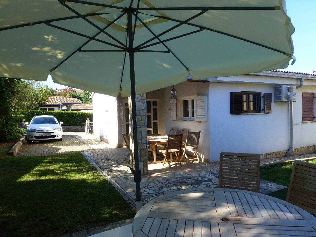 Apartments Mladen Njivice Exterior foto